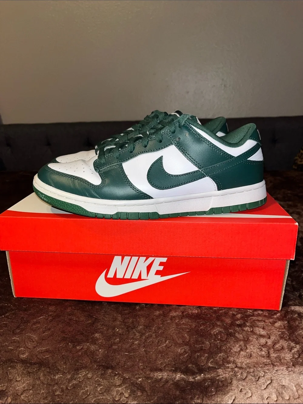 Nike Low-Top Sneakers in Green and White